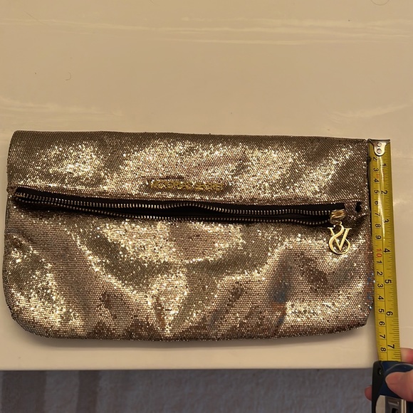 Gold - Picture 6 of 7